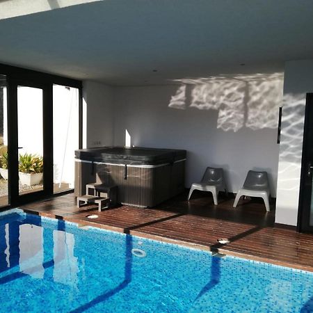 Casa Ceca De La Playa Y Barcelona, Con Piscina Climatizada Y Jacuzzi Villa Vallromanes Luaran gambar