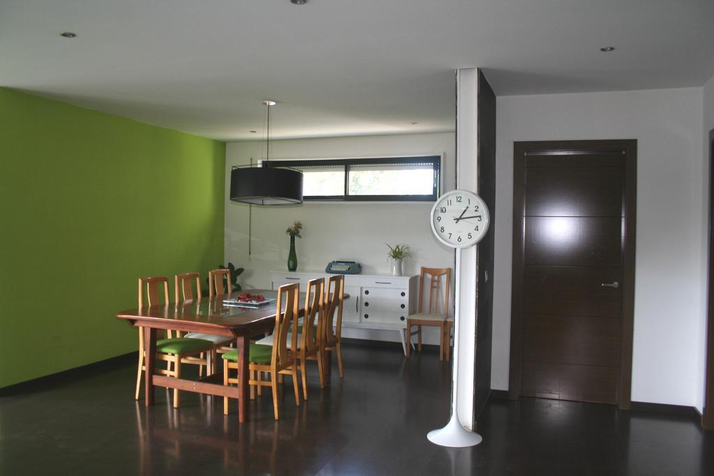 Casa Ceca De La Playa Y Barcelona, Con Piscina Climatizada Y Jacuzzi Villa Vallromanes Bilik gambar